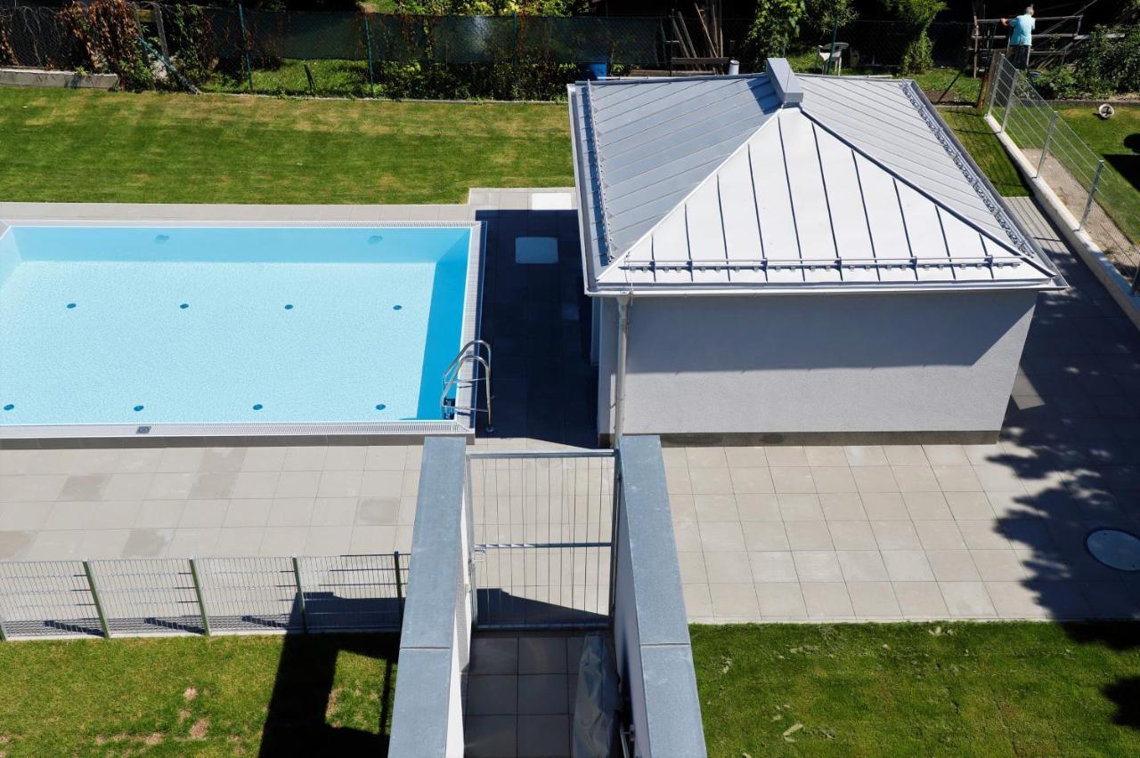 Yellow Flower Apartment With Pool - 5 Min To Lake Wien Eksteriør billede